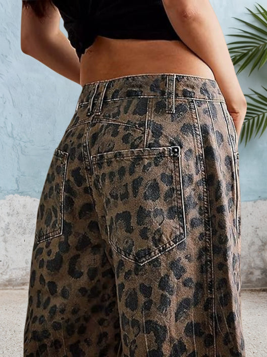 2025 New Women's Leopard Print Curved Knife Jeans, Cropped Pants, Built-in Zipper Closure, Mid Rise Jeans